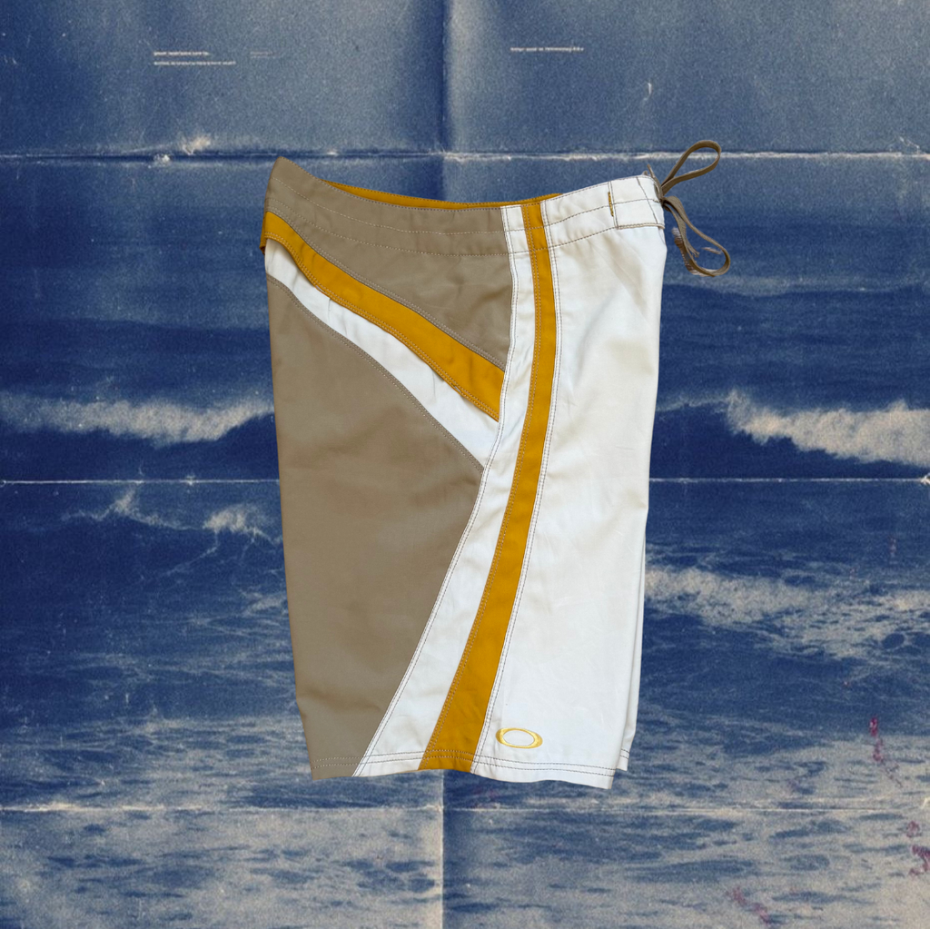 Oakley white and beige vintage boardies