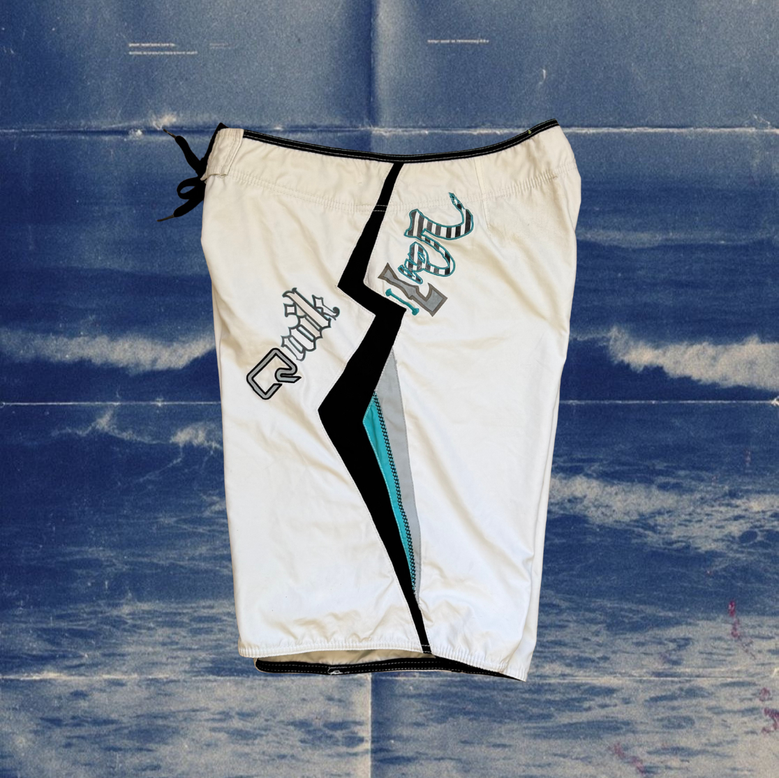 Quicksilver white vintage boardies