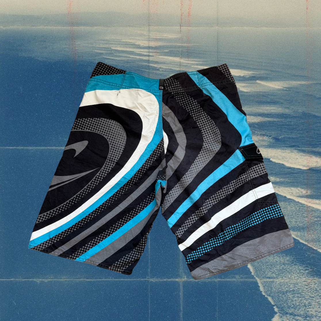 O'Neill geometric halftone pattern black & blue