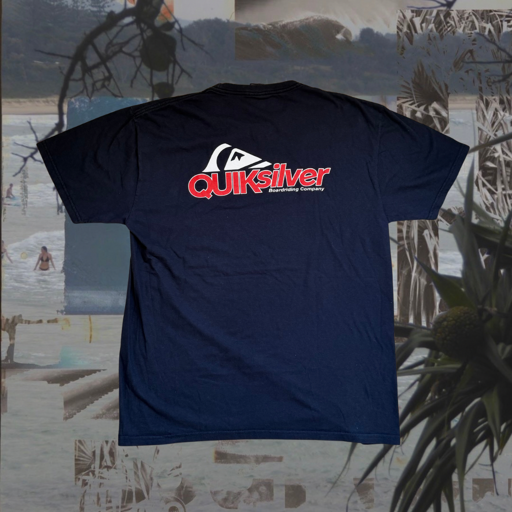 Quicksilver navy/red logo vintage T-shirt