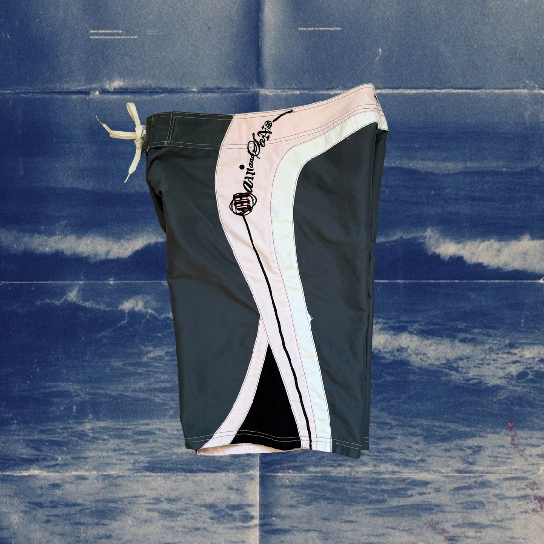 Maui and Sons grey&pink vintage boardies