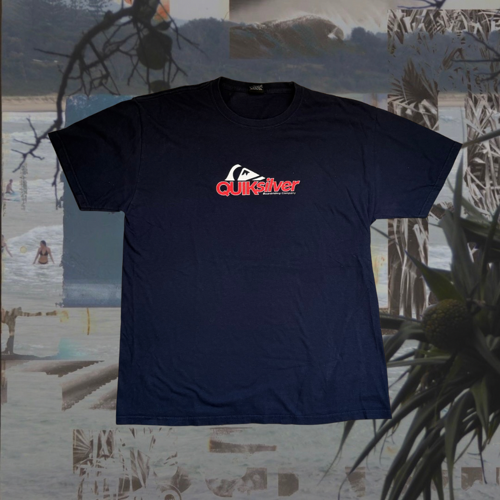 Quicksilver navy/red logo vintage T-shirt