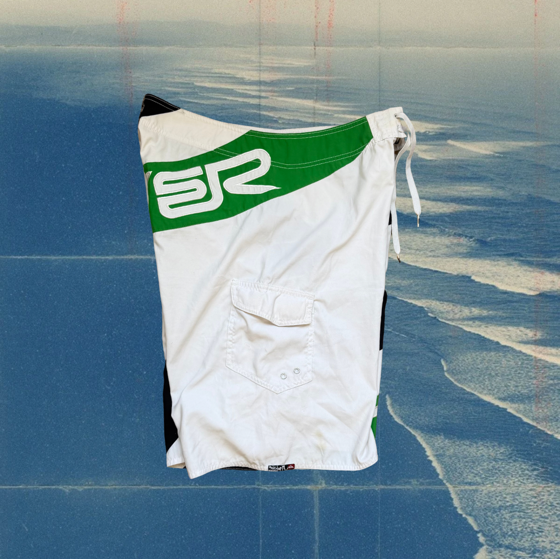 Quicksilver white & green vintage boardies