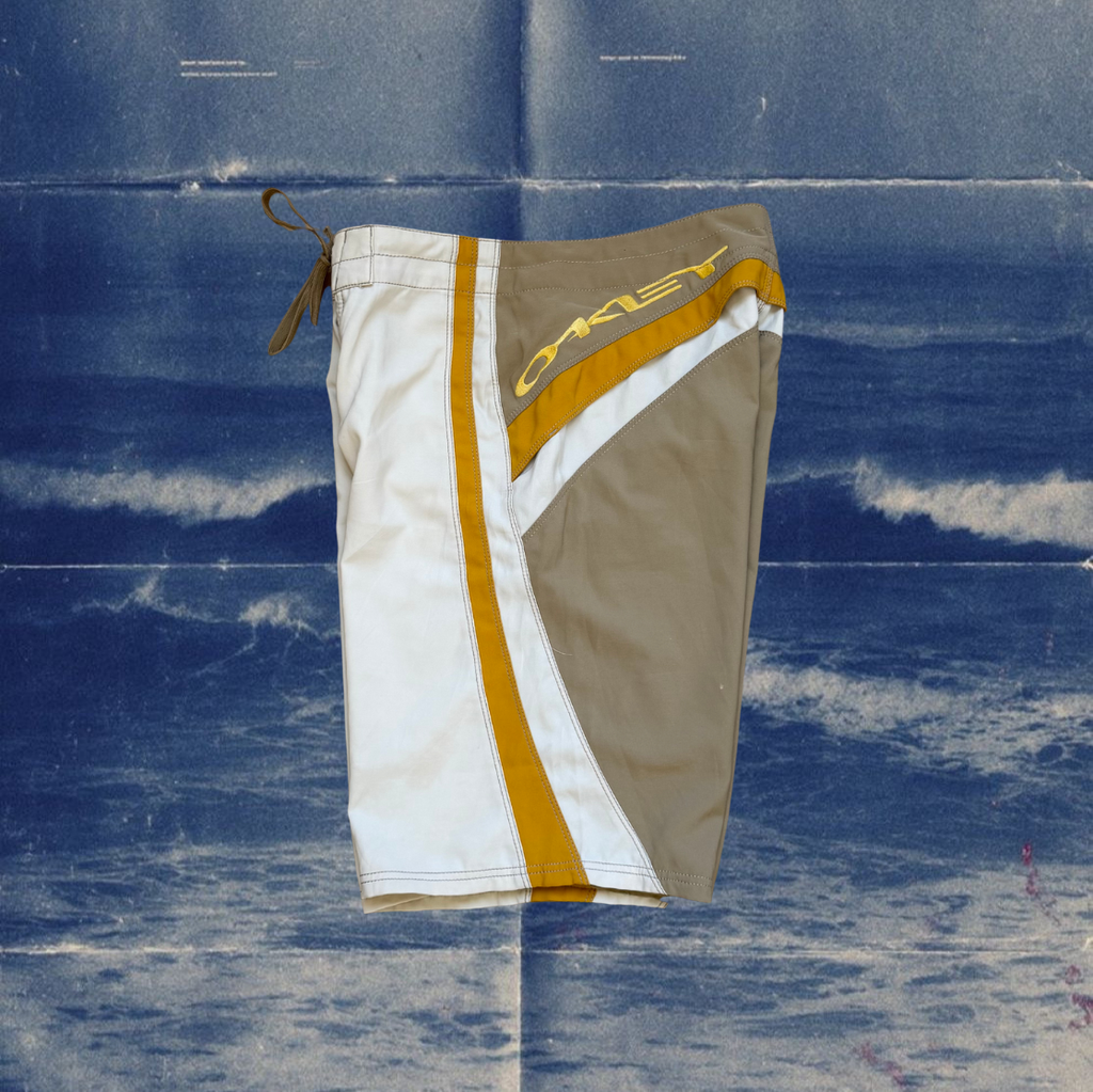 Oakley white and beige vintage boardies