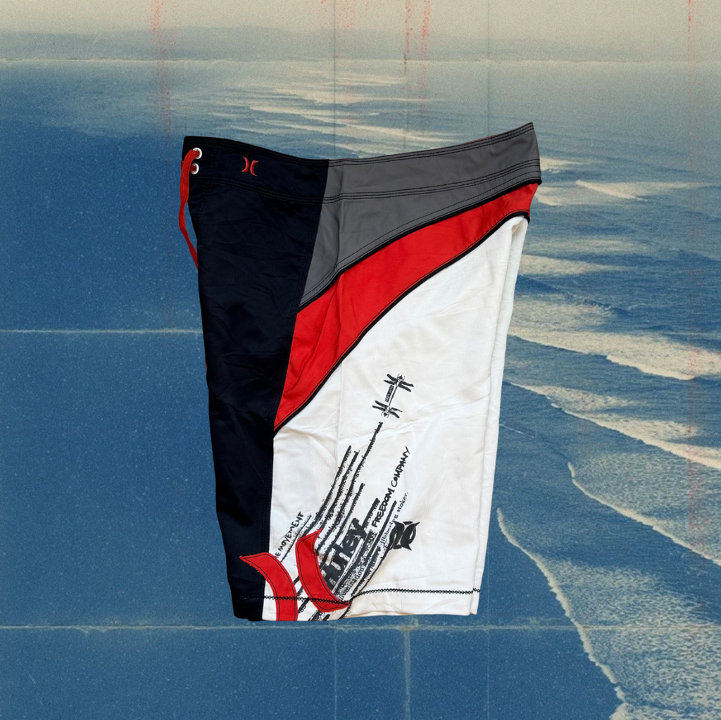Hurley Phantom Freedom black & white & red vintage boardies