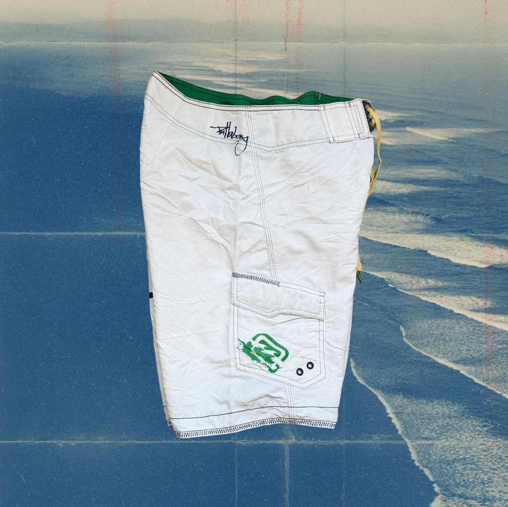 Billabong Script white vintage boardies