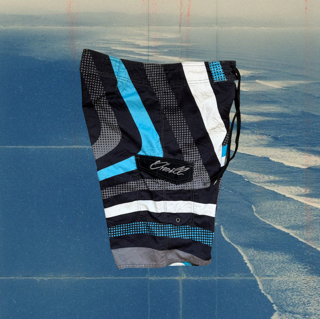 O'Neill geometric halftone pattern black & blue