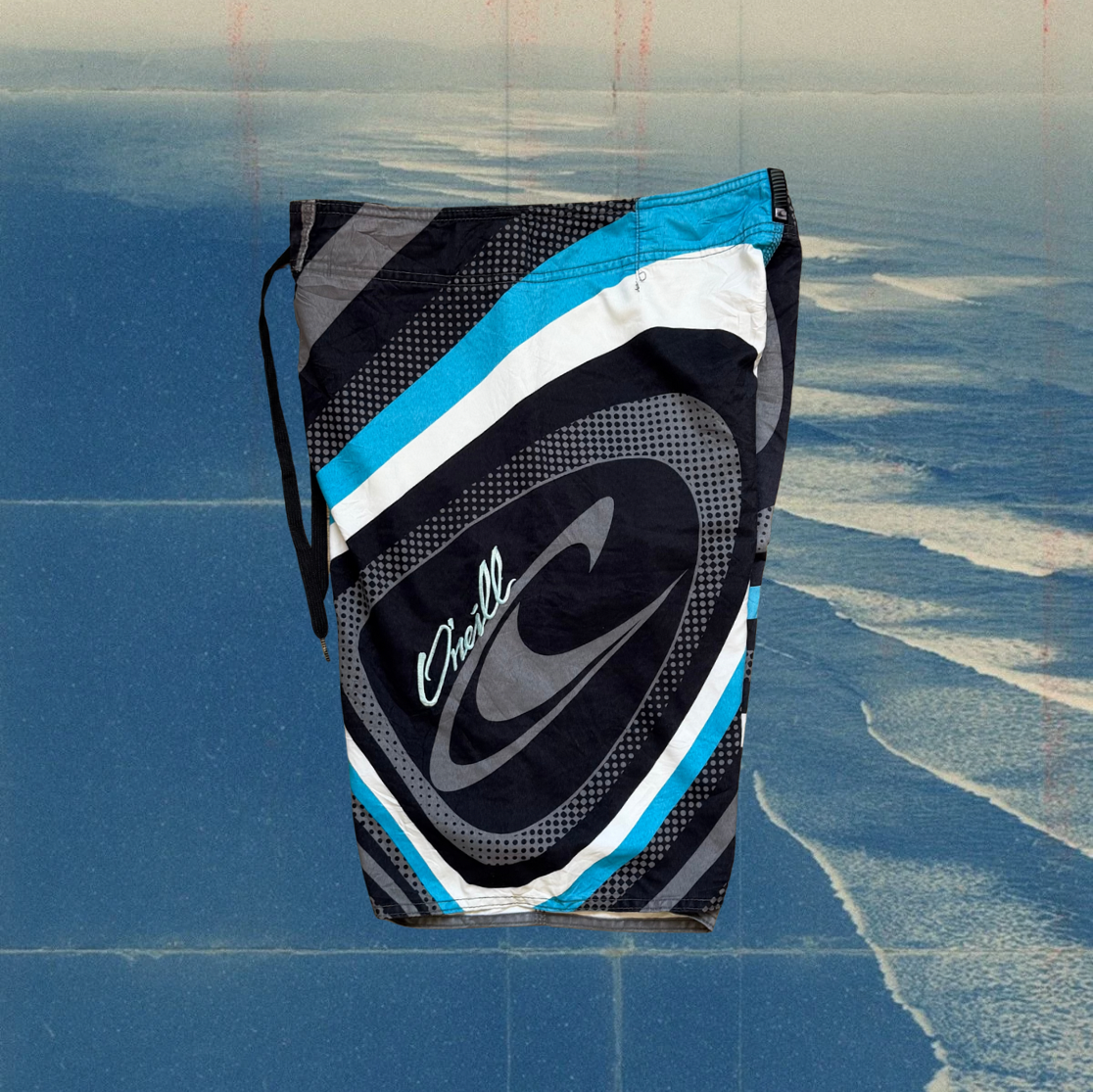 O'Neill geometric halftone pattern black & blue