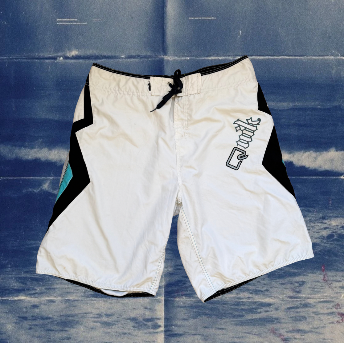 Quicksilver white vintage boardies